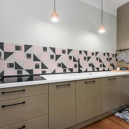 Monte Carlo By Renters ורשה